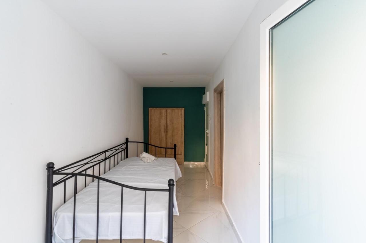 Aiolos Luxury Suite 3 Agios Dimitrios Near Metro Athene Buitenkant foto